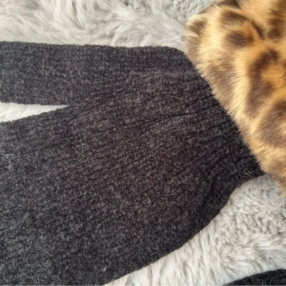 ✨NWOT winter ❄️ black leopard 🐆 snow knit gloves 🧤